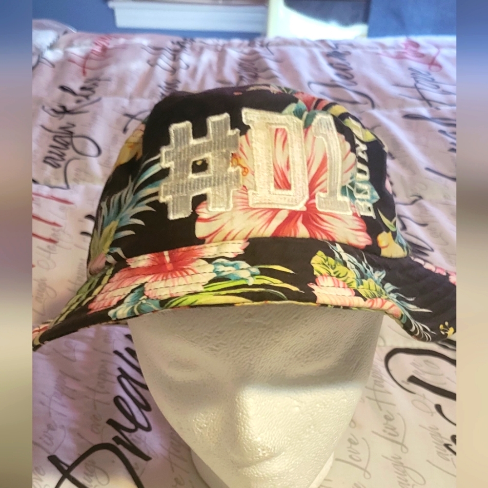 D1 Bound Floral Bucket Hat